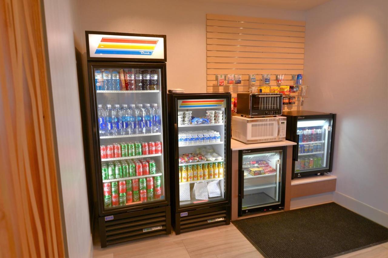 奥纳拉斯卡拉克罗斯地区智选假日套房酒店 奥那拉斯加 外观 照片